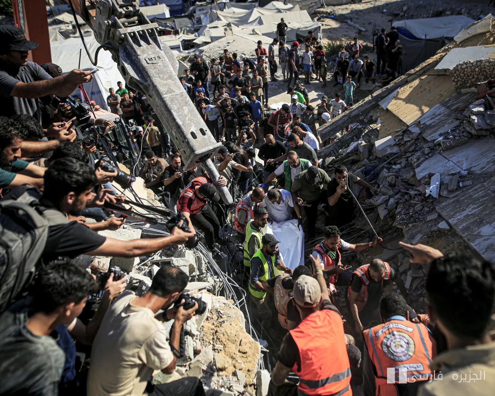 Building Collapse in Gaza Claims 12 Lives