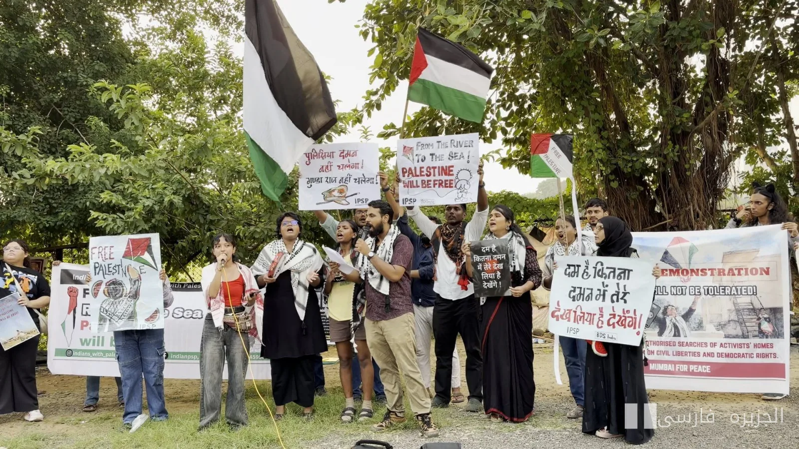 اعتراض فعالان فلسطینی در بمبئی به یورش پلیس هند به رویداد بادبادک‌پرانی