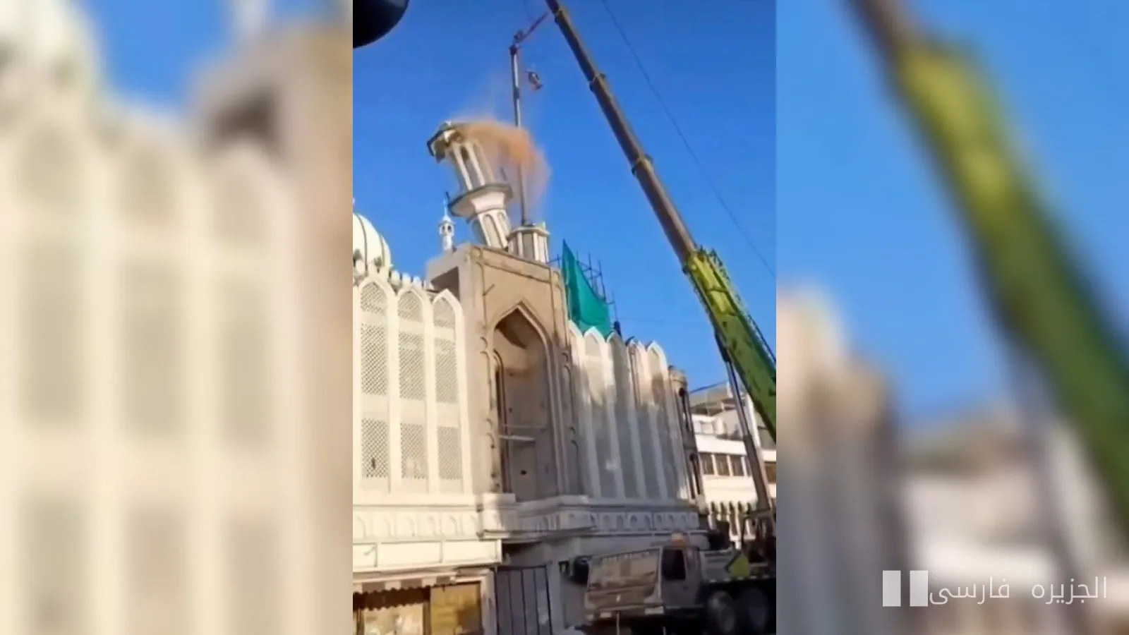 فروریختن مناره مسجد 600 ساله در هند در حین تخریب جنجالی